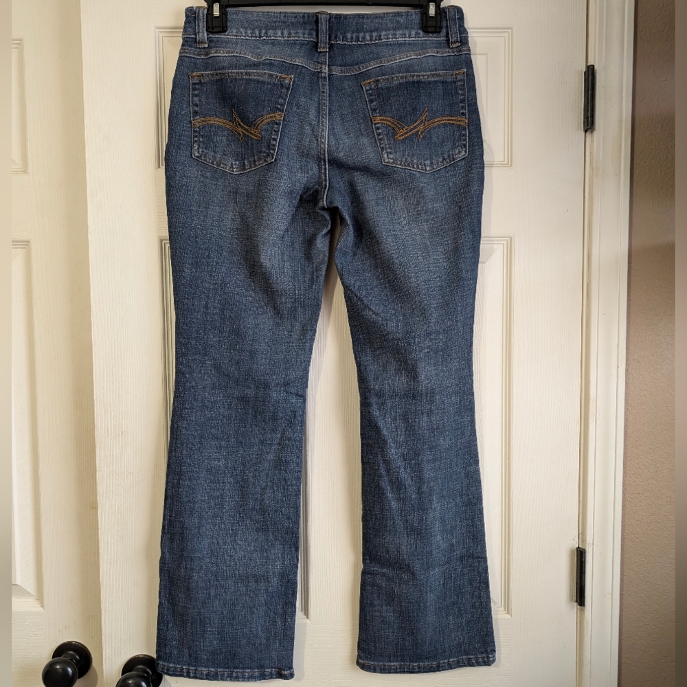 Wrangler Women's Mid Rise Bootcut Jeans Size 11x32 - Picture 3 of 6
